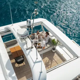 Retractable flybridge top