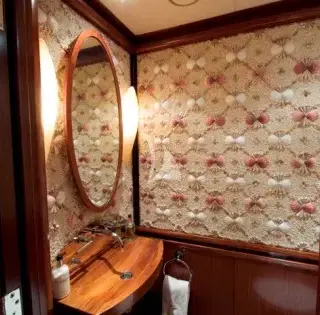 Main Deck dayhead with seashell/sand wall