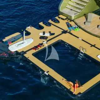 A-PLAN - At anchorage with swim platform