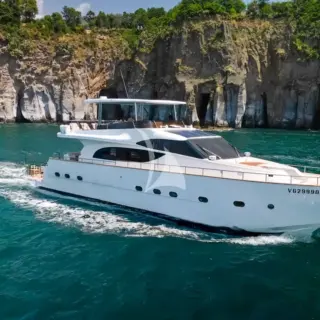 LA CHICCA - Image 11