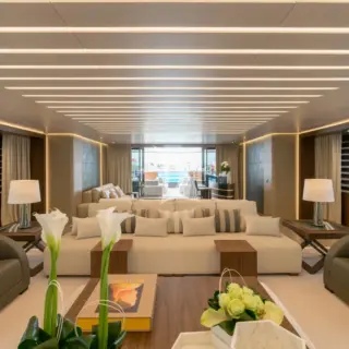 UTOPIA IV - Main Salon