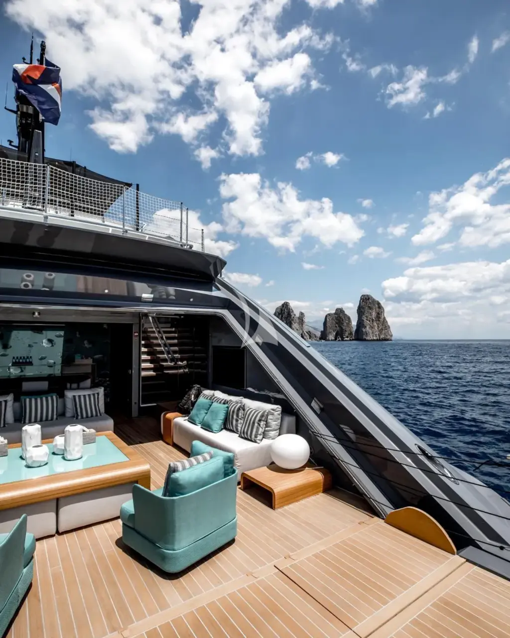 UTOPIA IV - Beach Club