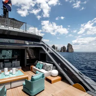 UTOPIA IV - Beach Club