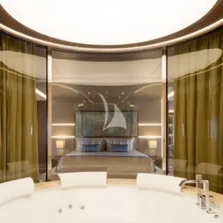 UTOPIA IV - Master Suite with Jacuzzi 