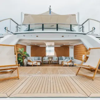 GOLDENEYE - Beach Club