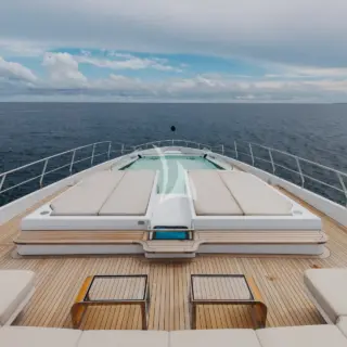 GOLDENEYE - Foredeck - Pool
