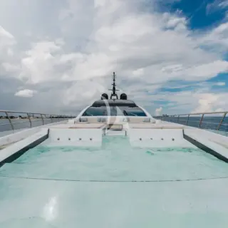 GOLDENEYE - Foredeck - Pool