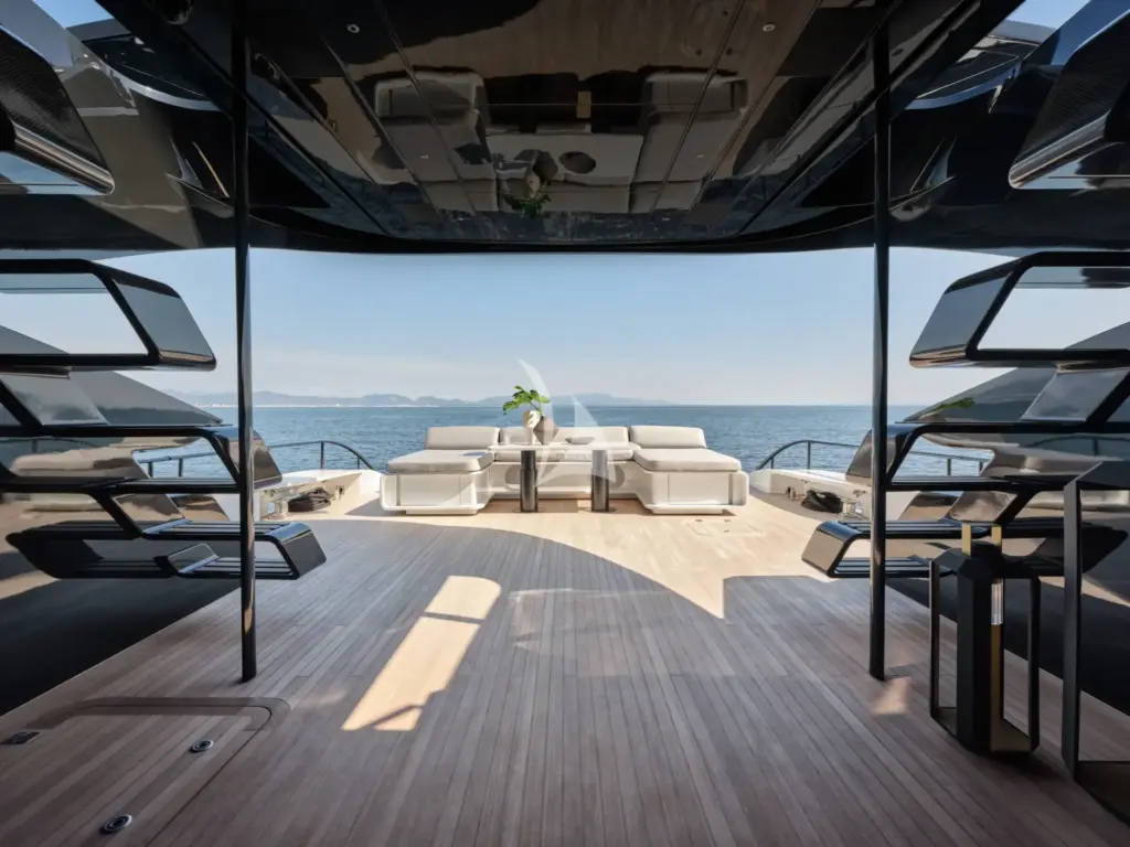 50 SHADES OF PLAY - Main deck aft lounging area
