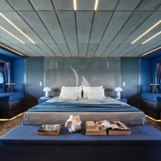 50 SHADES OF PLAY - Lower deck master cabin