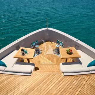 AZZURRI - fwd deck 
