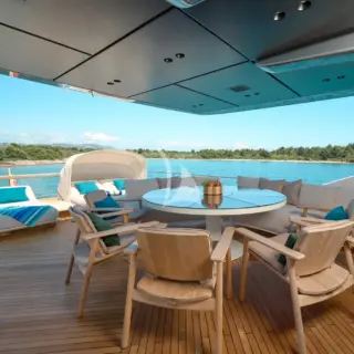 AZZURRI - top deck dining