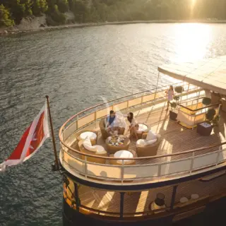 Upper deck exterior aft lounge