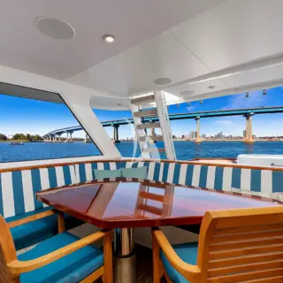 EL REY - Main Aft Deck Dining 