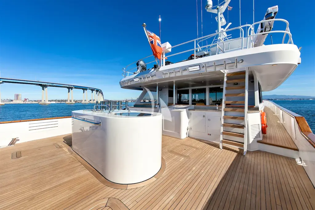 EL REY - Main Aft Deck Fishing Station