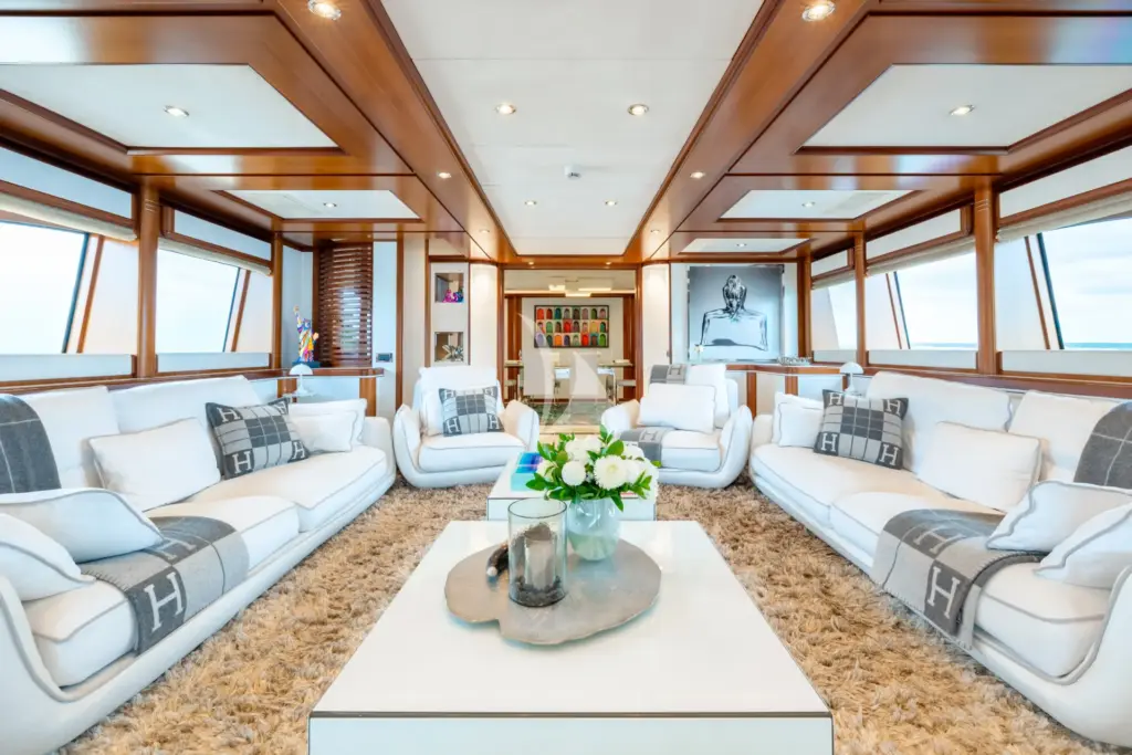 Bunker - Main Deck Salon