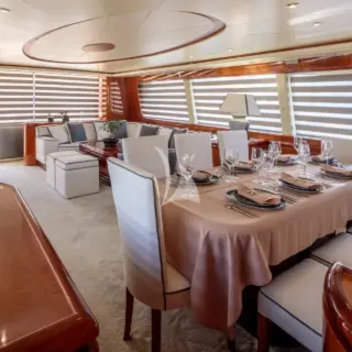 EFMARIA - Main Salon & Dining Area