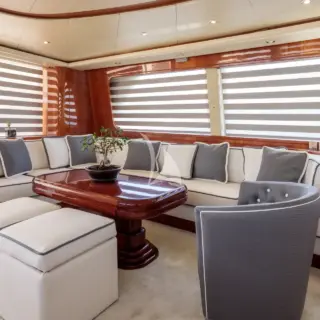 EFMARIA - Main Salon