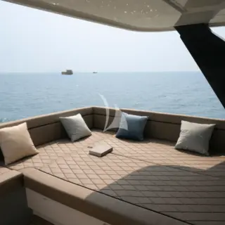 Andare Oltre - Lounge Area Flybridge