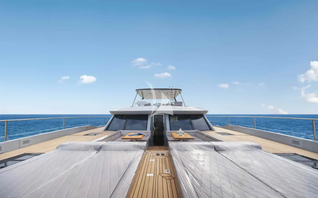 Andare Oltre - Sun lounge on the bow