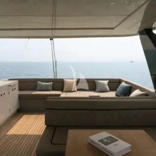 Andare Oltre - Lounge Area Flybridge