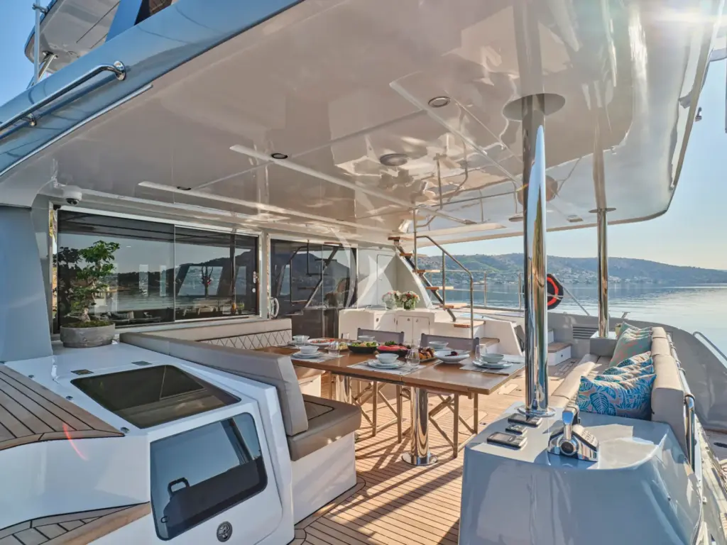 Andare Oltre - AFT DINING AREA