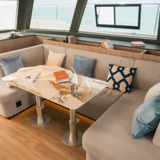 Andare Oltre - Saloon Interior