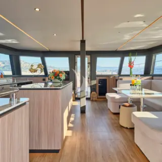 Andare Oltre - SALOON AND GALLEY  AREA