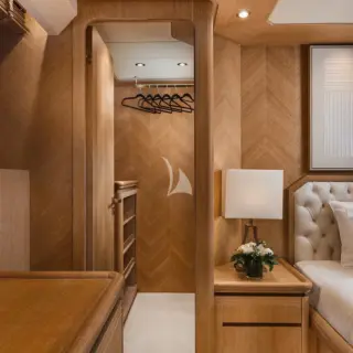 NOVA - Owner's suite - Walk-in closet