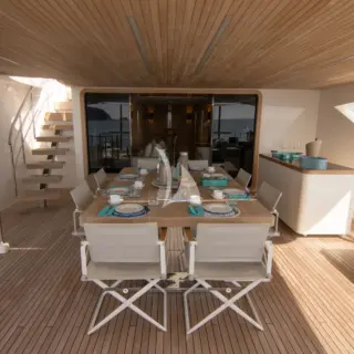 Akar XIII - Upper deck aft area