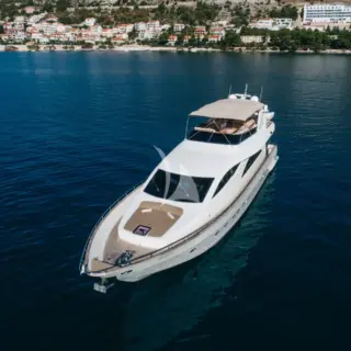 LADY LONA - Image 15