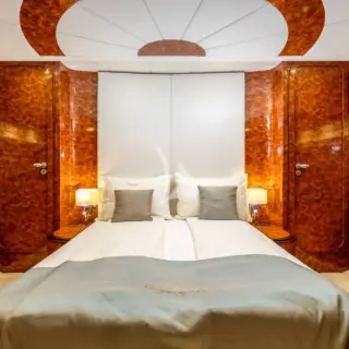 LADY LONA - Image 10