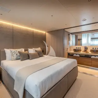 TELL NO ONE - Master cabin