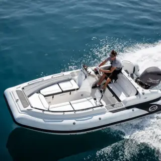 BEYOND CAPRICORN - Tender