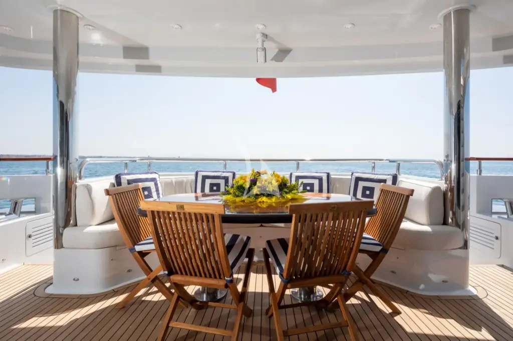 BEYOND CAPRICORN - Main Deck Aft