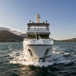 BEYOND CAPRICORN - Exterior
