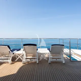 BEYOND CAPRICORN - Sundeck