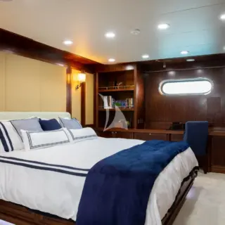 BEYOND CAPRICORN - Master cabin