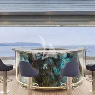 Nauti Nickel - Jacuzzi on Flybridge