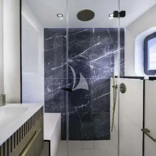 Nauti Nickel - Shower