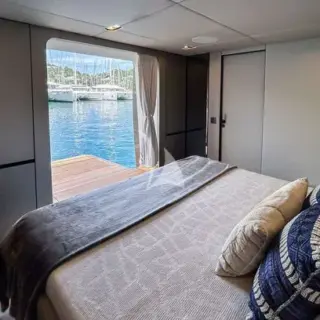 Nauti Nickel - Master Cabin with Over-Water Balcony