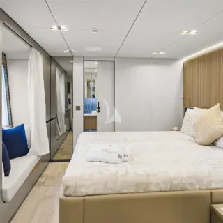 Nauti Nickel - Cabin