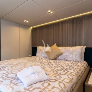 Nauti Nickel - Cabin