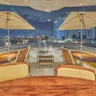 FAVOR - Jacuzzi on Bow