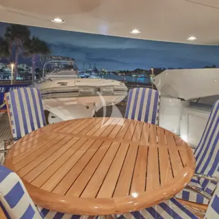 FAVOR - Main Deck Aft
