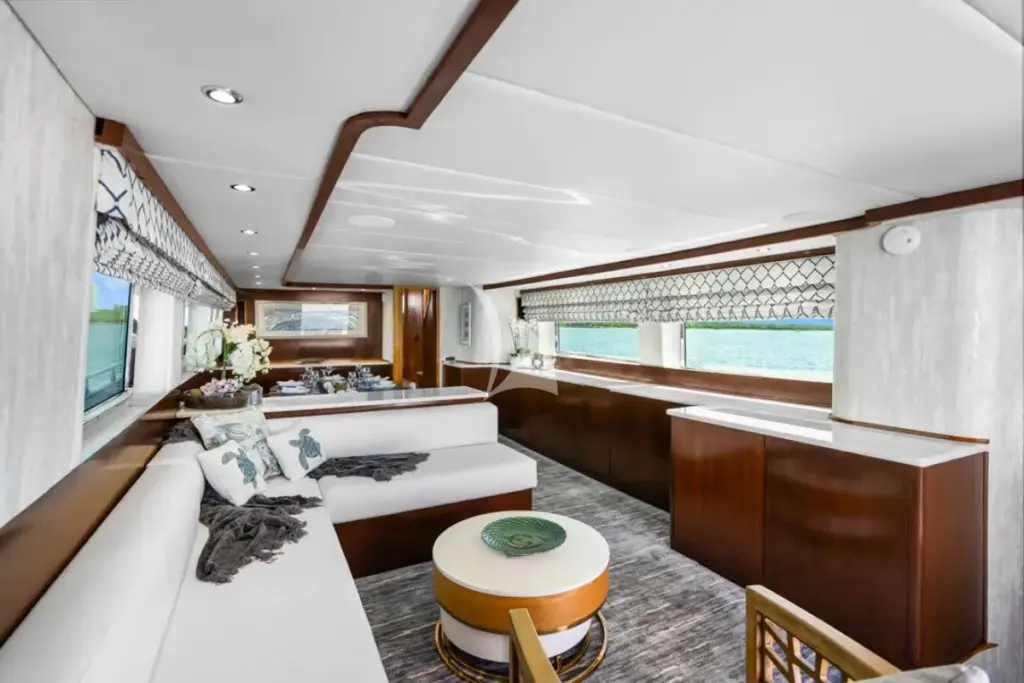 AZURE - Salon looking forward