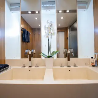 BLUE DEVIL - Guest Twin: Ensuite