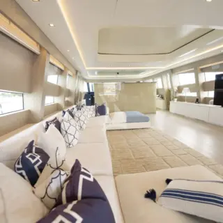 BLUE DEVIL - Main Saloon