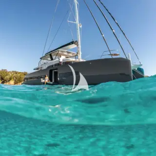 ARKTOS - EIGHTY2 sistership - At anchor