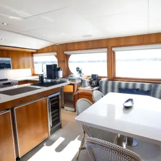 BIRDY - Galley with Country Kitchen Style Seating