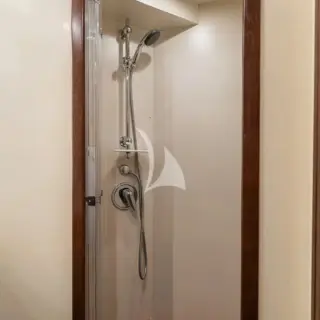 LET IT BE - Twin cabin ensuite bathroom